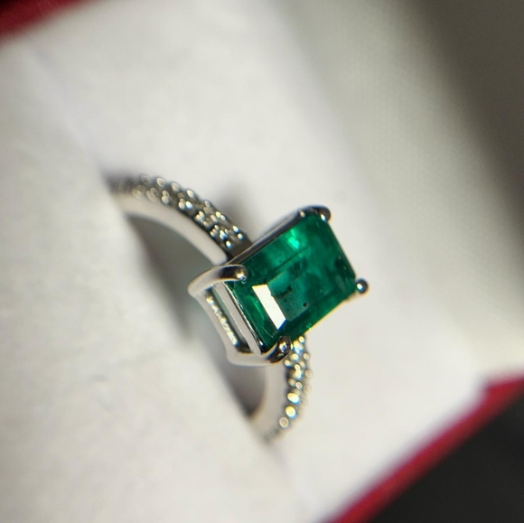 COLOMBIAN EMERALD AND DIAMOND RING 14K WHITE GOLD - Picture 5 of 6